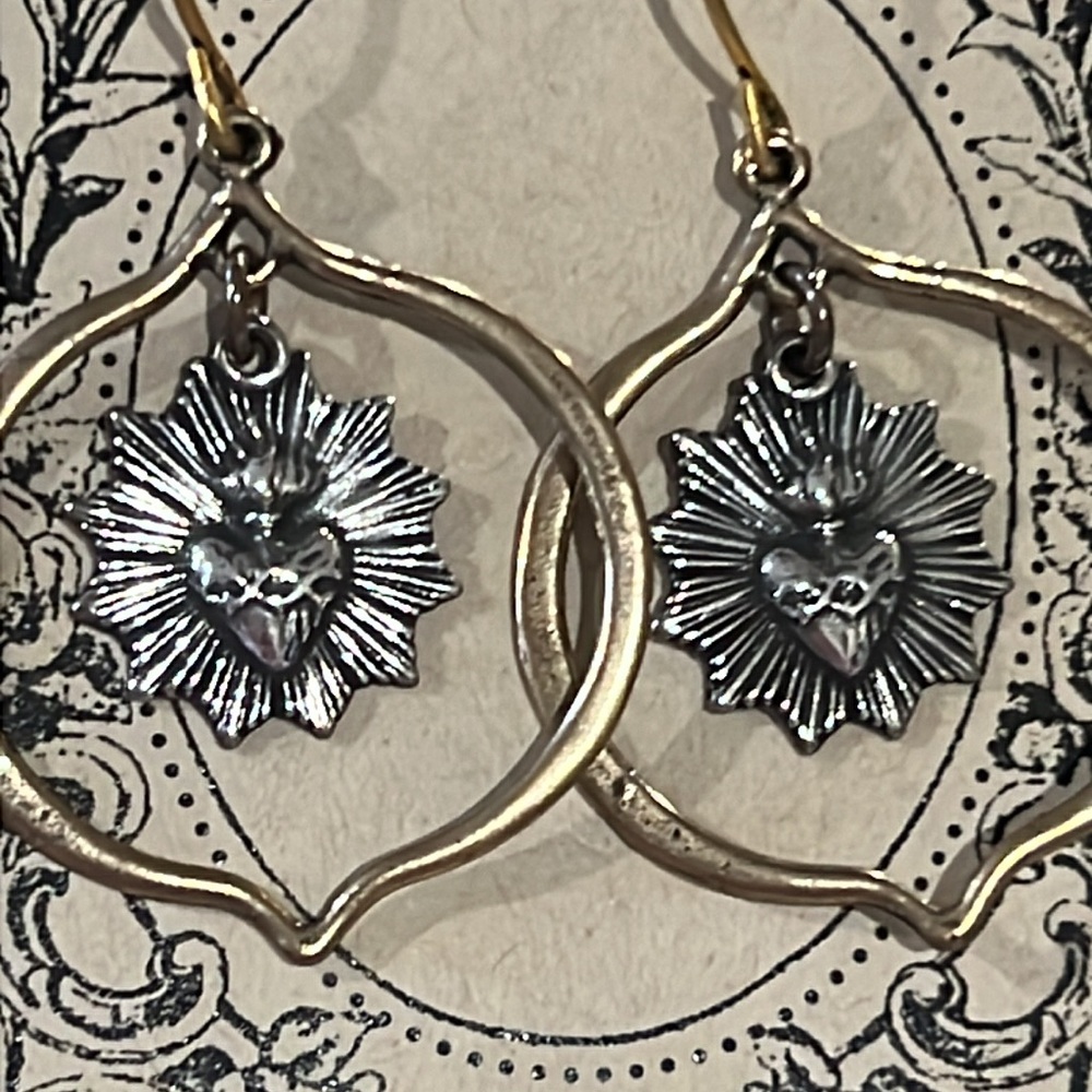 Tara Gasparian Jewelry Sacre Couet small earrings - Picture 3 of 7